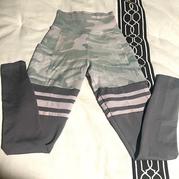 Bombshell Sportswear Other - Bombshell Sportswear White Camo xs